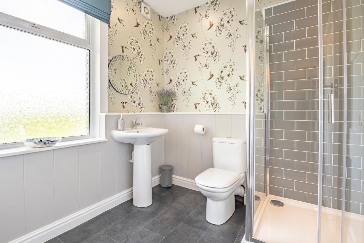 Luxury 2 Bed Apartment, Sea View, Near The Beach. Rhos-on-Sea Exterior photo